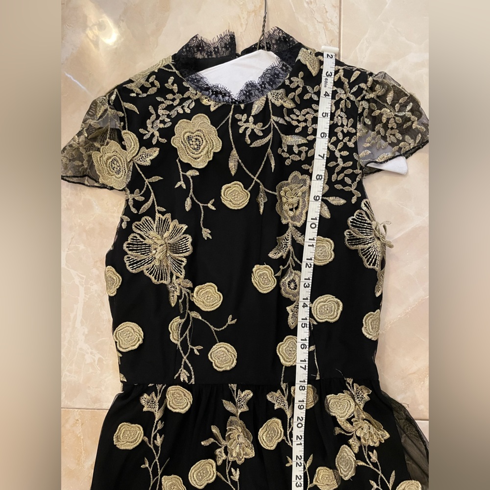 Alice + Olivia Black and Gold Aaliyah Embroidered Gown Formal Dress - Picture 4 of 6